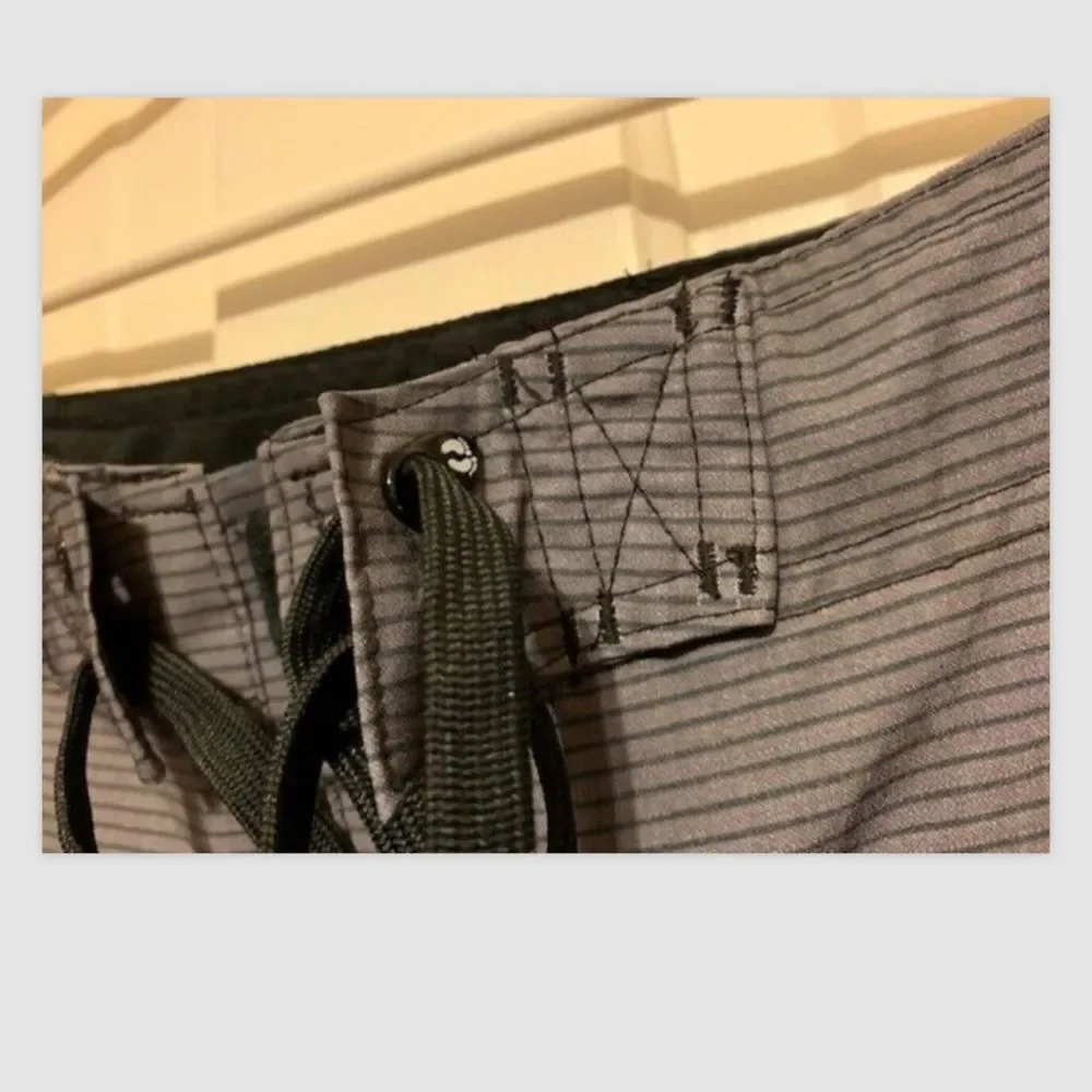 HANG TEN SIZE 36 BOARD SHORTS